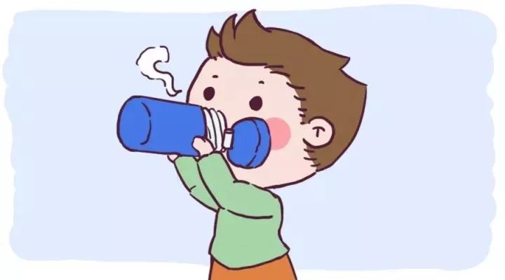 5岁小孩喝水,险些丢了舌头!好多人都在用这样的杯子!