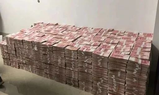 广西警方破获一起特大案!4700万现金藏家中!