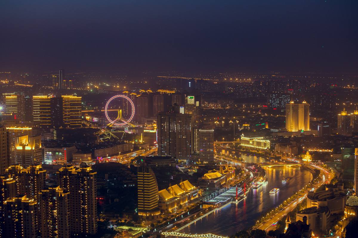 北京经济总量 上海_上海夜景(2)