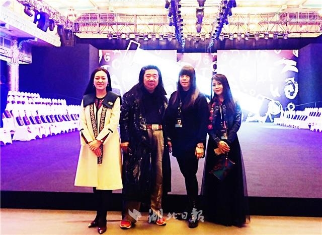 传递中国优雅,武汉女设计师惊艳北京国际时装周
