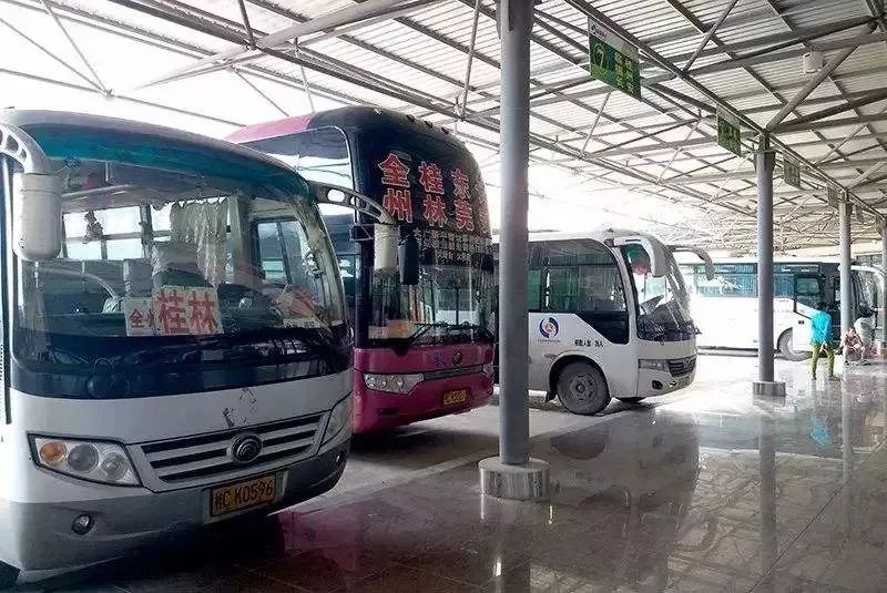 到2020年,柳州这些村全部通硬化路和通客车!修到你家门口吗?