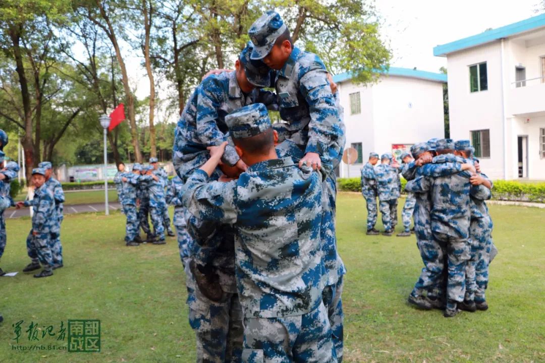 南部战区空军开展新兵专项心理筛查和巡诊工作_新训