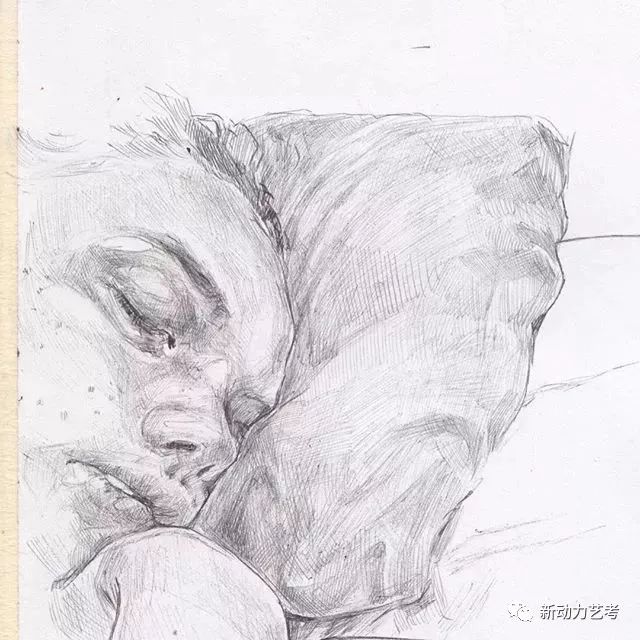 废纸上的素描竟有一种独特的美感