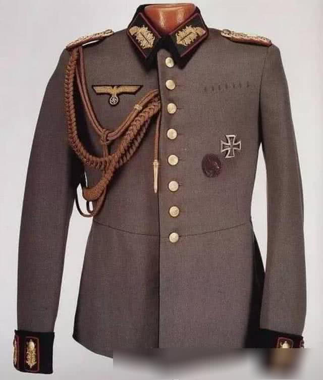 直击二战时期德国军装:党卫军的最帅气,图六是陆军元帅的礼服