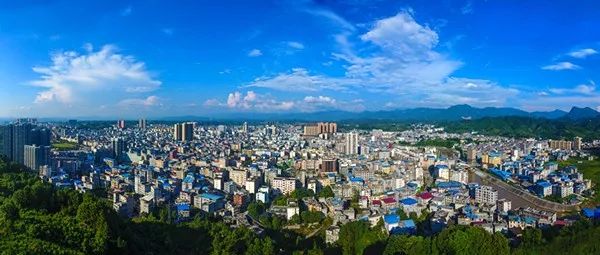 龙山县城全景(图片由湘西州政府新闻办提供)