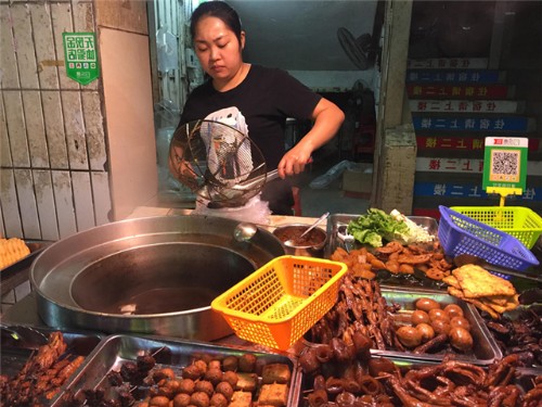 卖小吃短剧，街头美食的魅力与文化传承