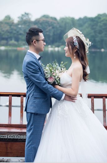 带血婚纱图片_婚纱丧女带血头像真人(2)