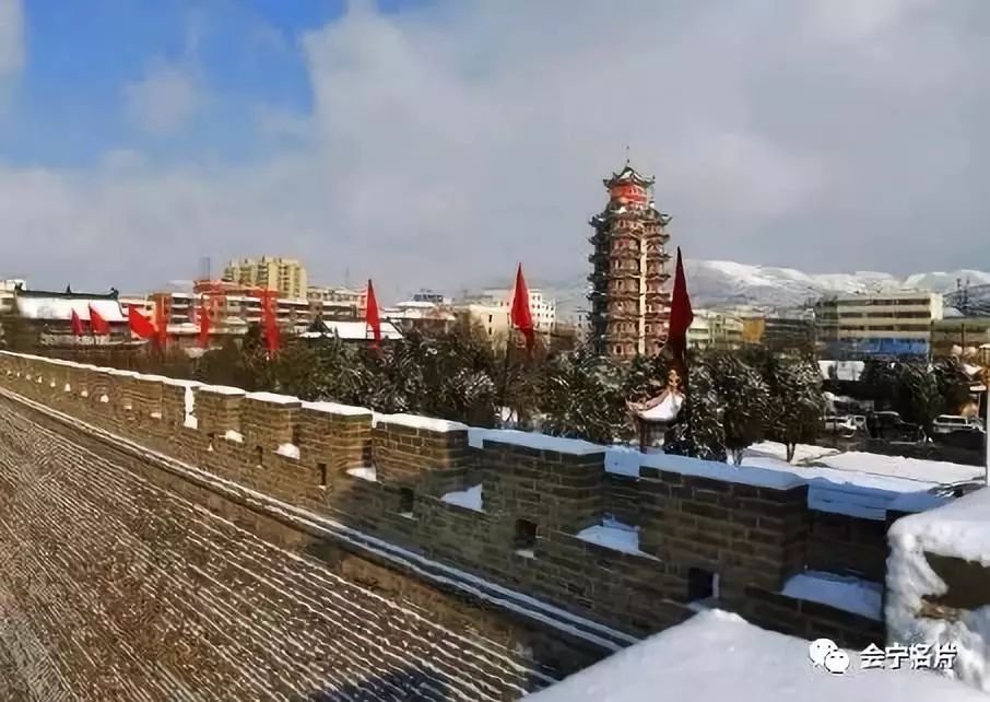 会宁,地处甘肃省中部,属于黄土高原丘陵沟壑区,温带季风气候,干旱少