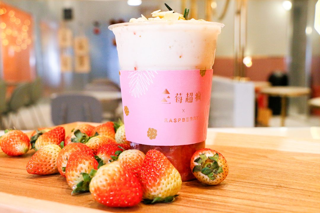 0元1杯蓝莓莓莓奶被茶泉州这店开业5年排队5年天天挤爆万达金街