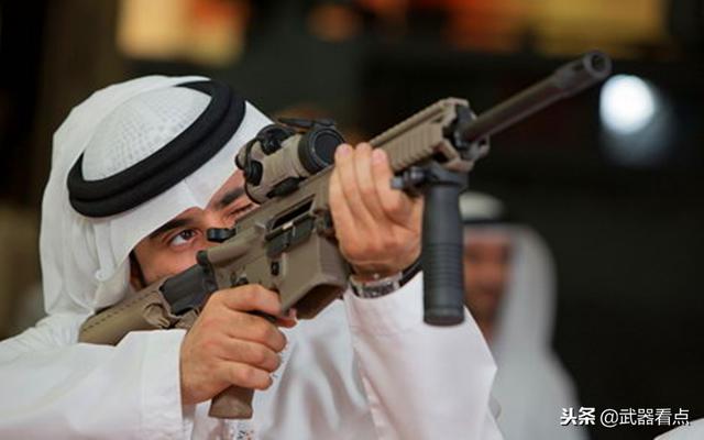军事丨阿拉伯联合酋长国,所生产的活塞式ar卡宾枪