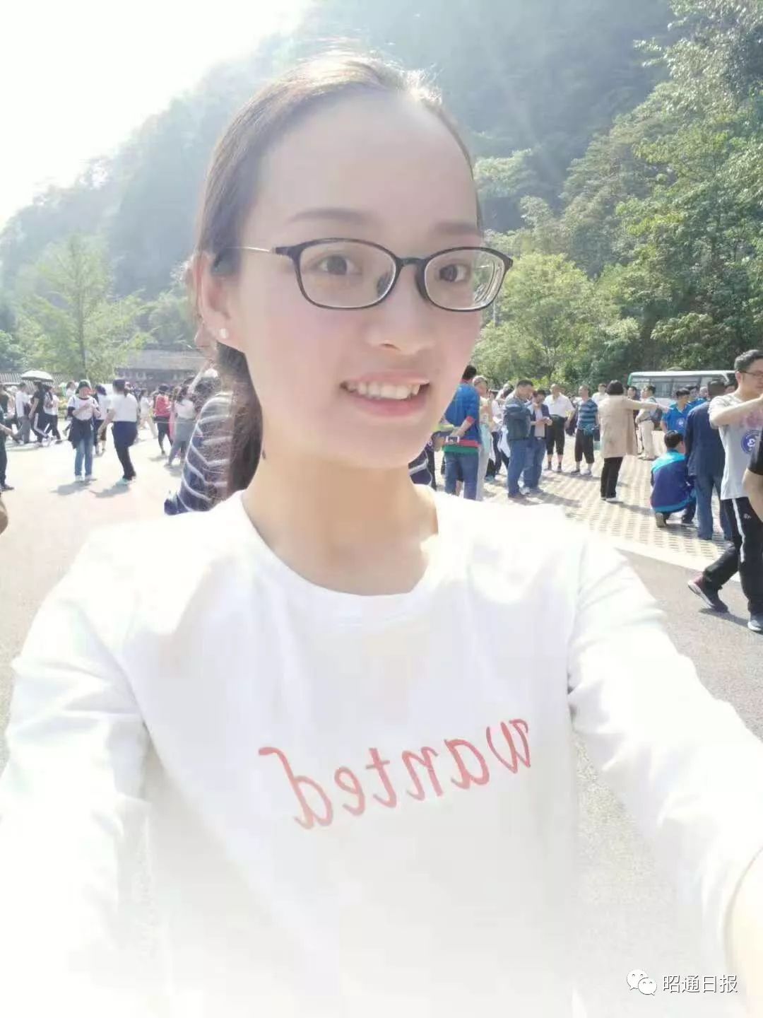 泪目镇雄好儿女秋婷陨命扶贫攻坚路让我们再看你一眼