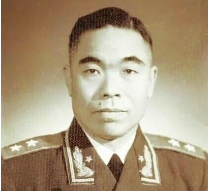 中国最牛的军长_哪位开国将军被邓小平称为 军中惹不起的人