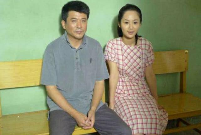 61岁孙淳全家近照,妻子患病30年不离不弃,如今的他魅力十足