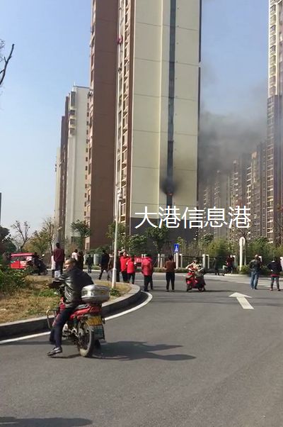 损失惨重镇江新区平昌宜业苑发生火灾家里全烧没了
