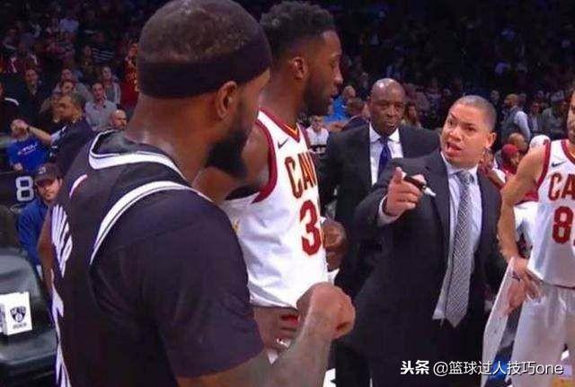 NBA偷听战术哪家强？隆多偷听不是一两次，詹皇学习隆多不太自然