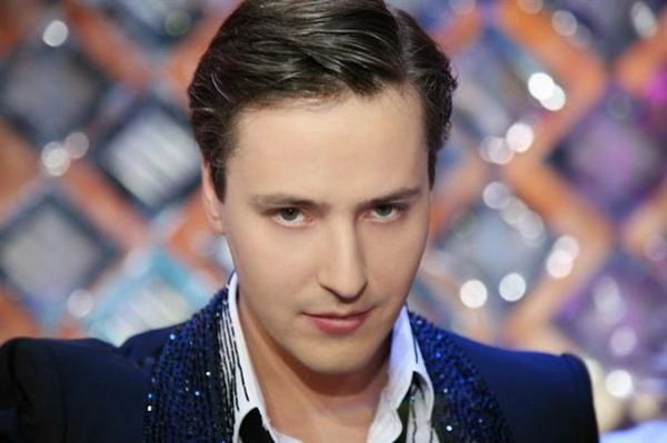 >>> 国宝级歌唱家维塔斯(vitas) 是俄罗斯流行音乐领域著名男歌手 以