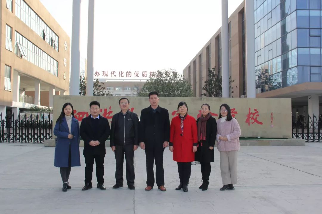 泗洪姜堰两地小学举行同课异构教学研讨活动