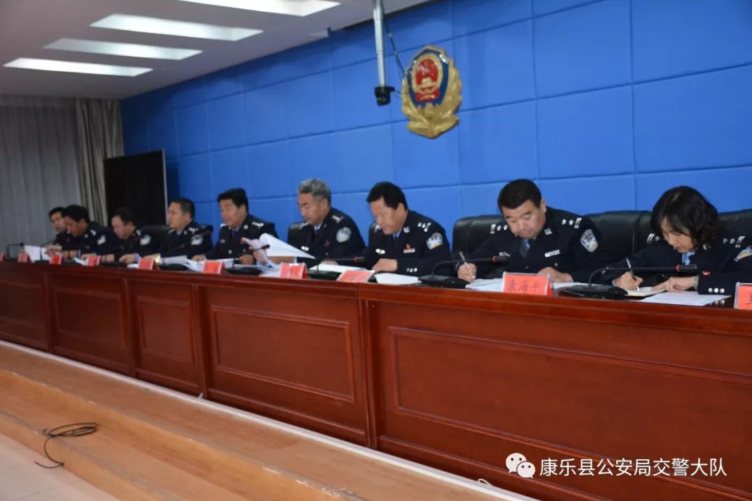 康乐县公安局交警开展预防道路交通事故大战100天专项行动