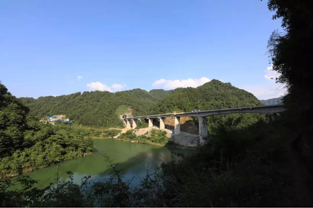 黔张常明年通车,来凤人有福了_铁路