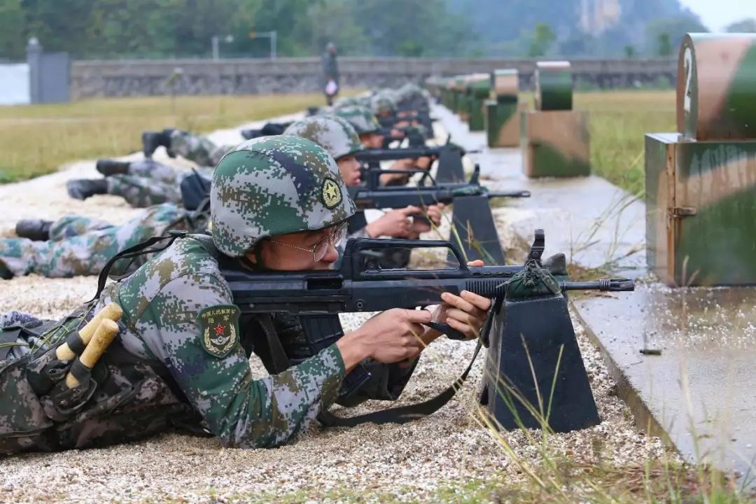 自动步枪精度射击