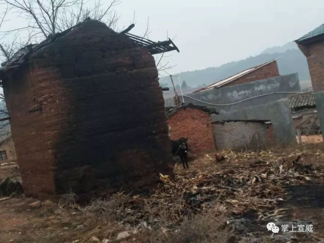 宣威龙潭镇上格村发生火灾