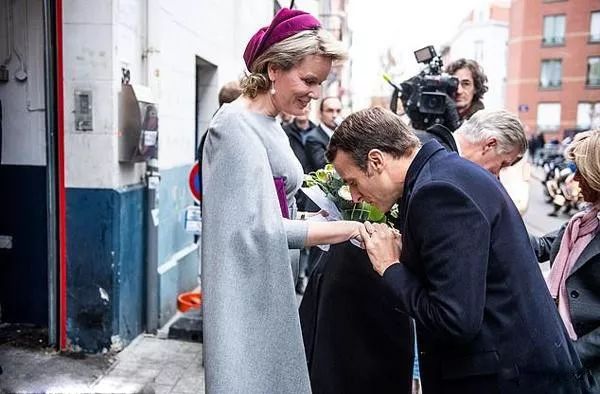 马克龙会见比利时王后吻手背：总统见王室该用什么样的社交礼仪？_国王
