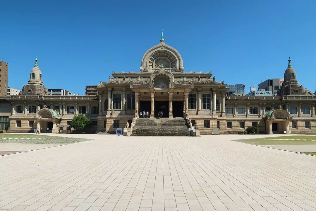 筑地本愿寺是自1617年创立的净土真宗本愿寺派的寺院,由建筑史学家