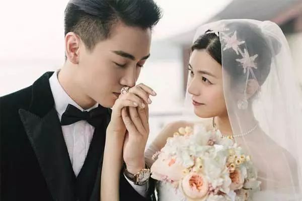 最有錢的5對明星夫妻，劉愷威楊冪上榜，最後一對婚禮花7個億！ 娛樂 第3張