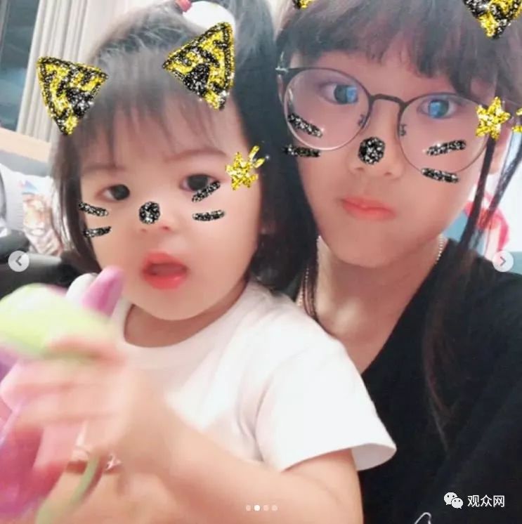 賈靜雯再婚不忘照顧好大女兒，修傑楷訂商務艙讓繼女直奔婚禮會場 娛樂 第5張