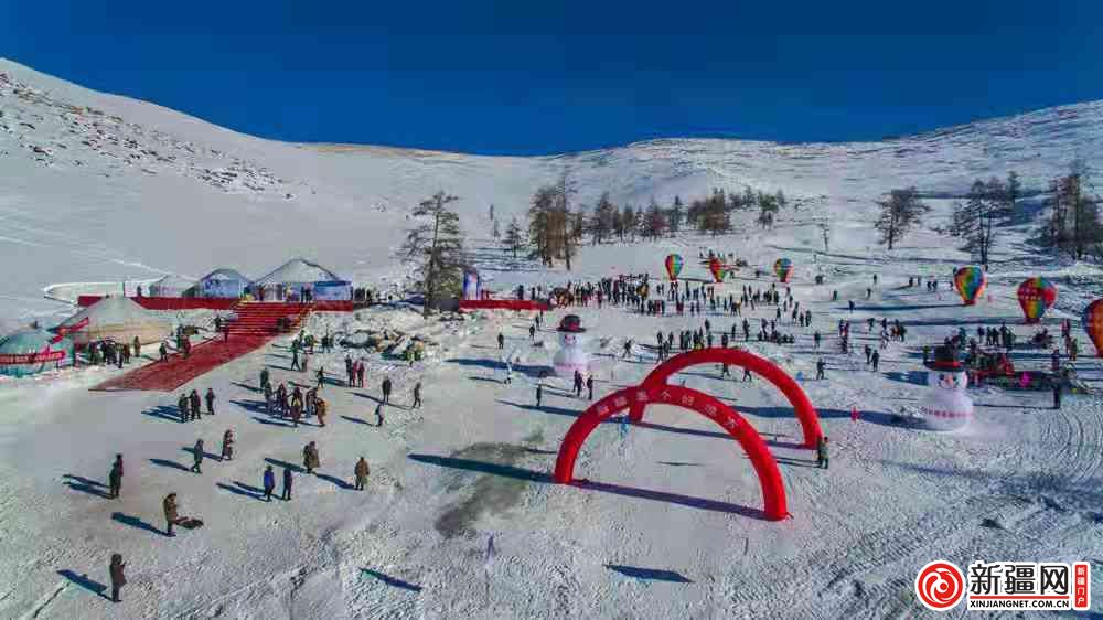 阿尔泰山可可托海国际滑雪场开业 阿勒泰冬季旅游形成