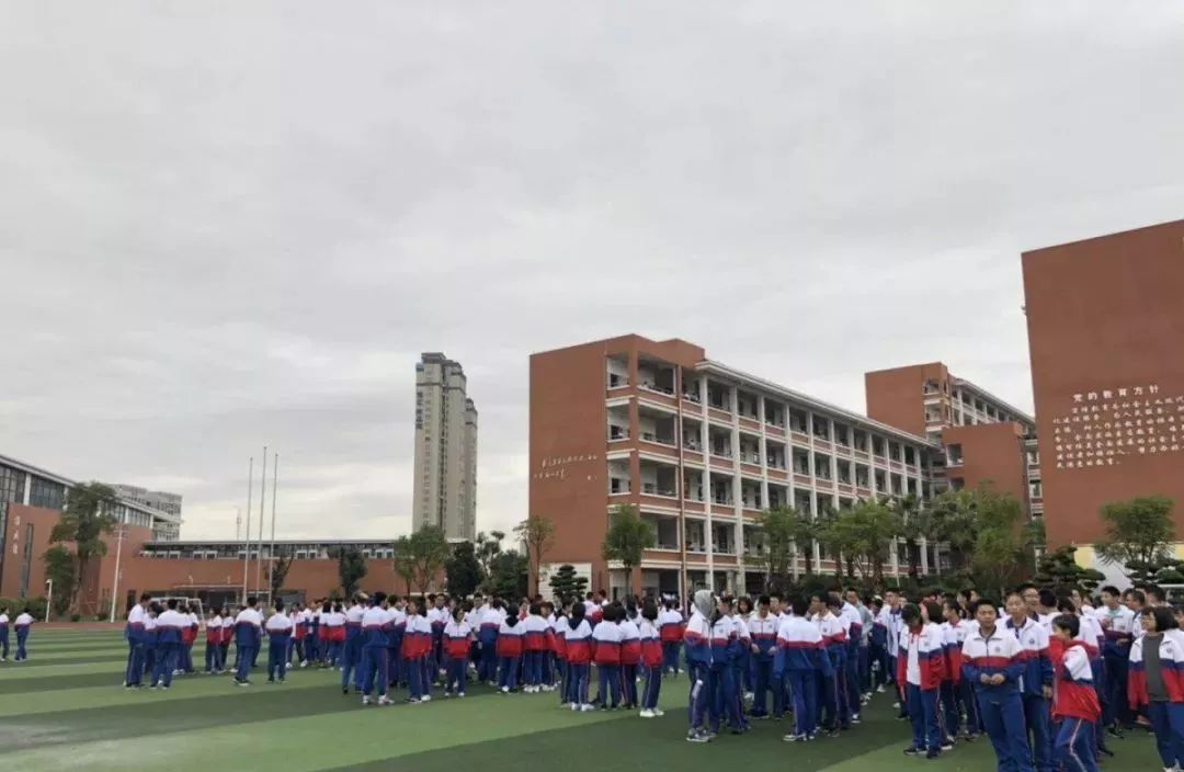 学校组织学生疏散 福州杨桥中学组织学生疏散 福州十五中组织学生疏散