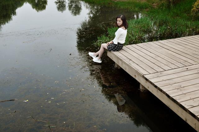 人像摄影:洛浦公园芦苇流水,最美景色等你来