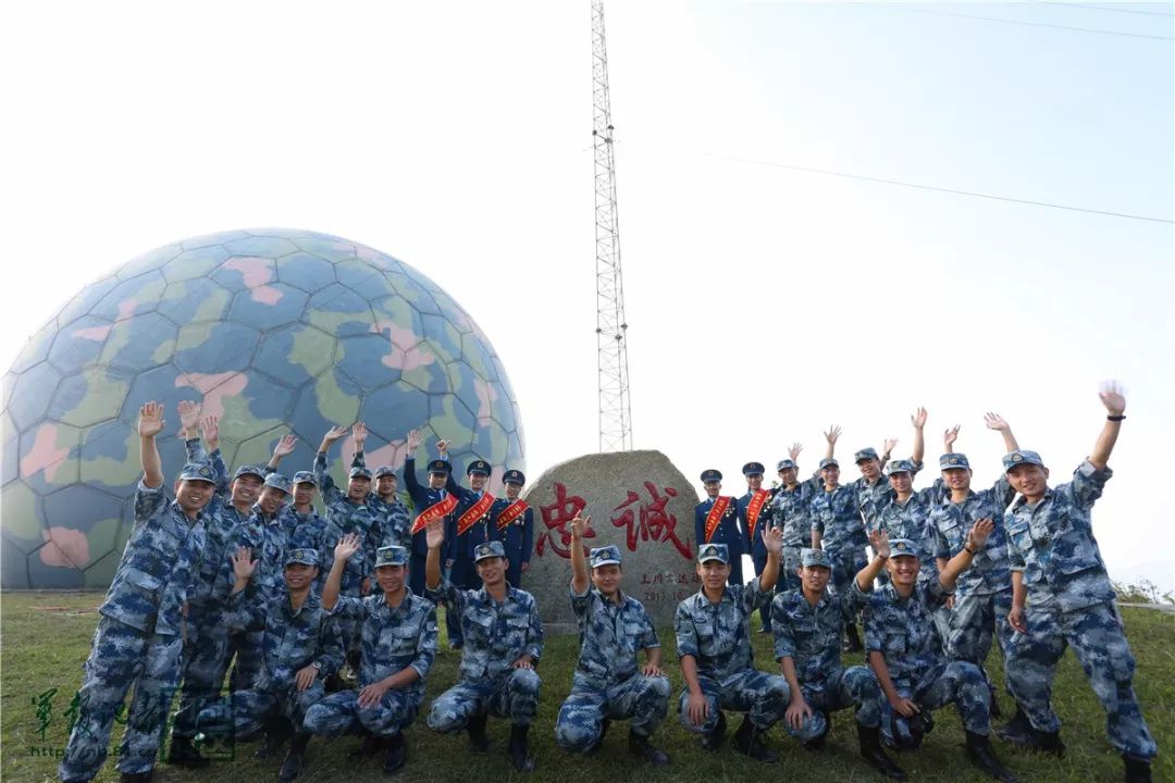 今天掌声送给这群雷达兵