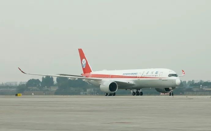 川航第二架a350抵蓉,机队规模扩大至145架