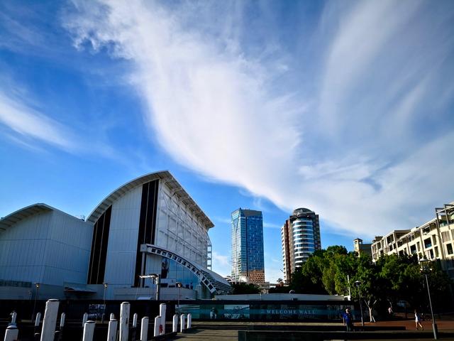 悉尼清晨达令港天际风云,分享美拍与晨跑感悟