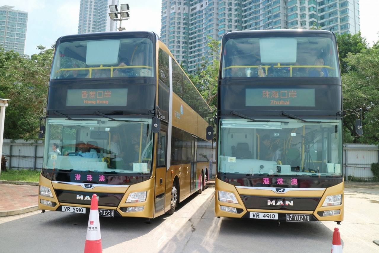 港珠澳大桥珠海往香港"金巴"24日起网上限量售票