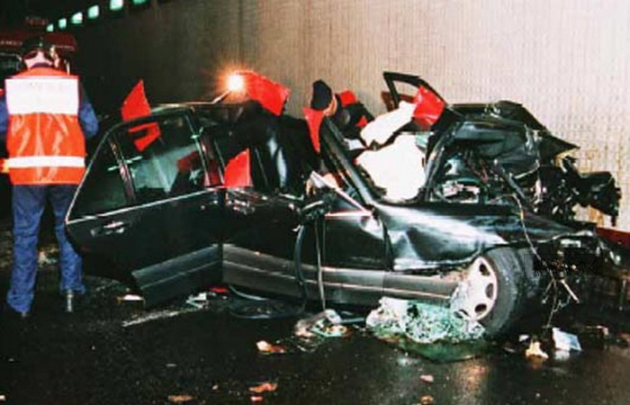 1997年戴安娜王妃车祸发生全过程,一代女神惨死巴黎街头