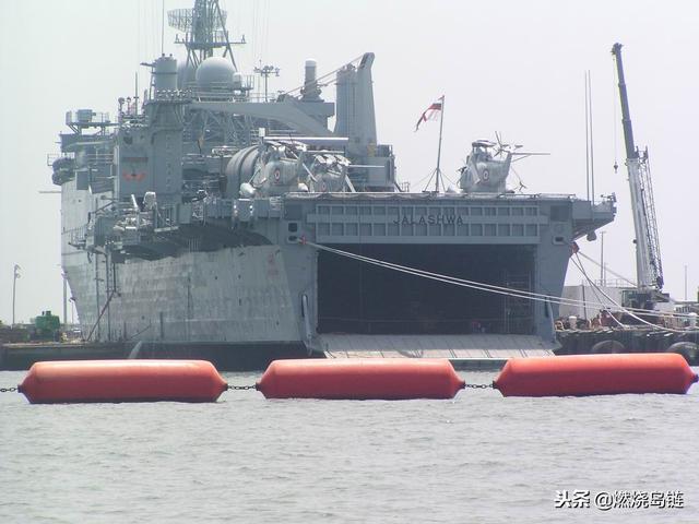 在印度海军服役的二手"奥斯汀"级船坞登陆舰"加拉希瓦