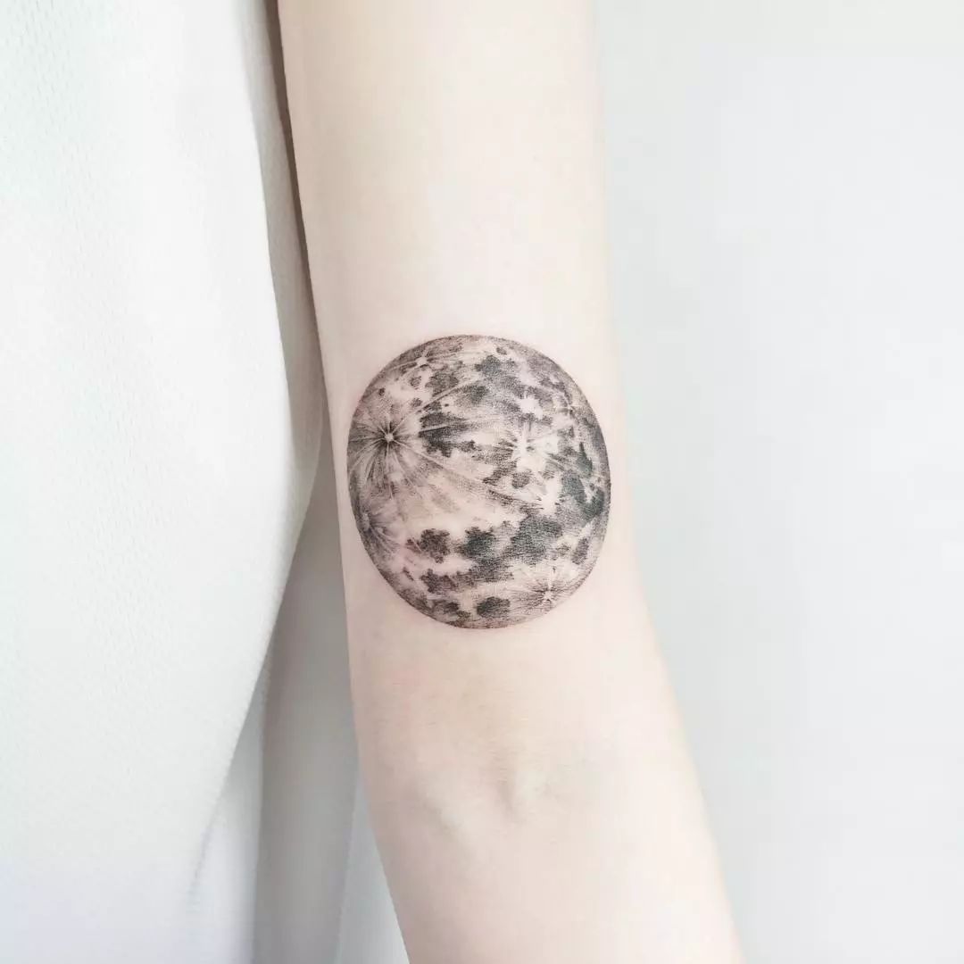 纹身| 月球或月牙