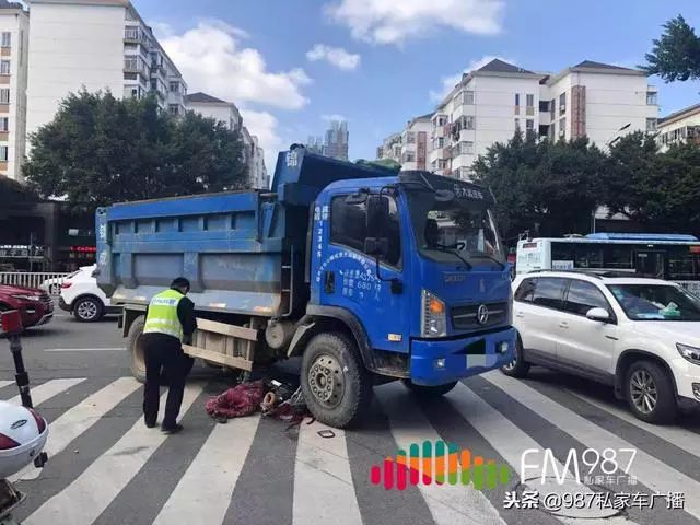 接二连三!福州一女子卷入渣土车车底,双腿被严重碾压