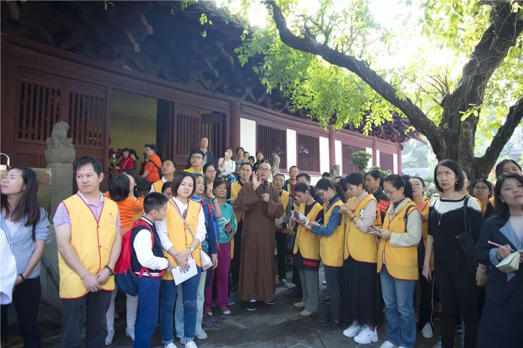 广州光孝寺举行讲解员义工培训活动,寺院知客佛慧法师教授诸位义工