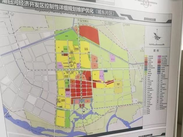 祁各庄镇政府和国华新城小区旁边的空地 大厂创新中心与创业大厦之间