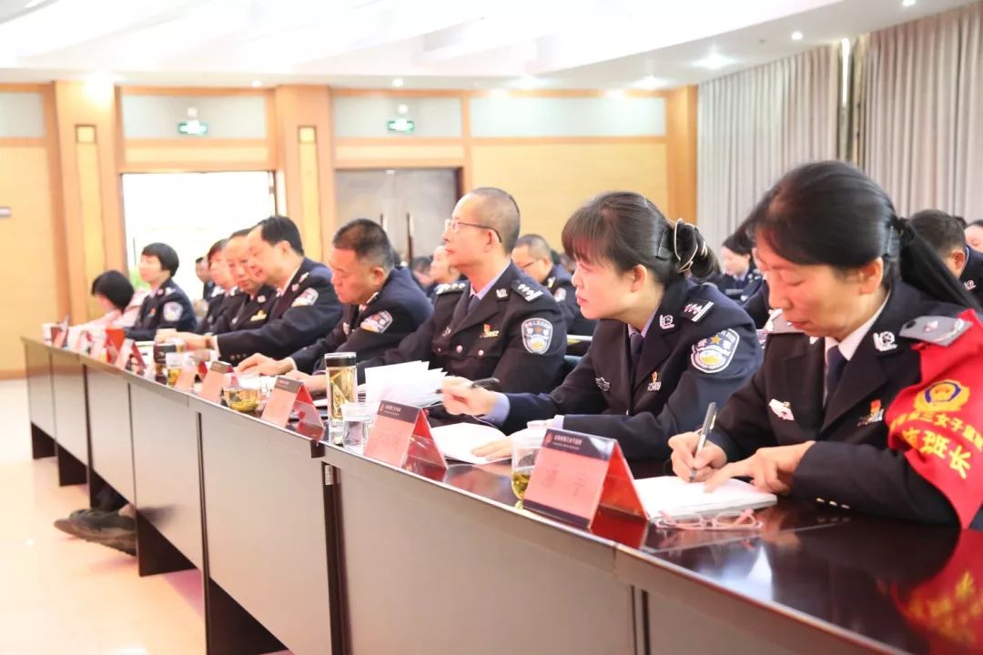 刘荣生政委要求,监狱全体警察在"以案明纪 廉洁从警"警示教育专项