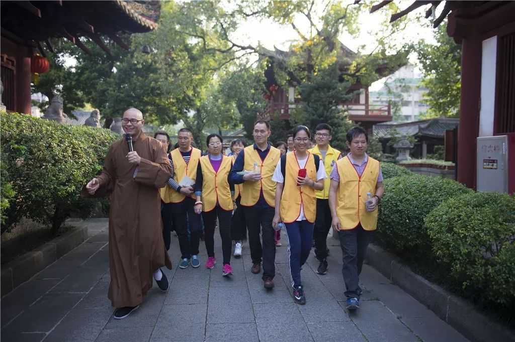 广州光孝寺举行讲解员义工培训活动,寺院知客佛慧法师教授诸位义工