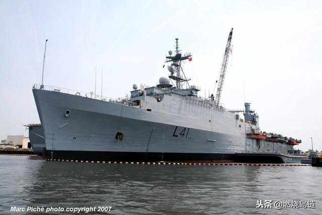 在印度海军服役的二手"奥斯汀"级船坞登陆舰"加拉希瓦