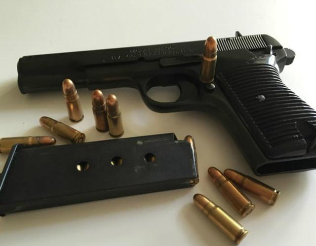 国产名枪54式手枪外贸版 使用双排弹夹,子弹多,威力大