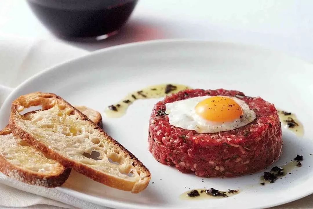 12. 鞑靼牛排(steak tartare)