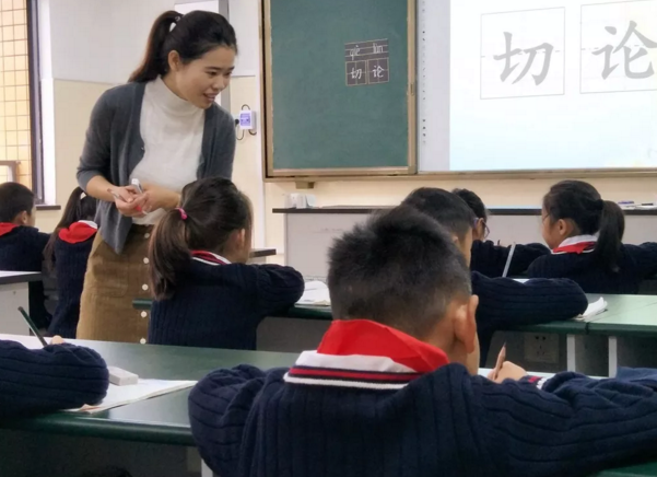 莫干山外国语小学_莫干山外国语小学学费_莫干山外国语新校区