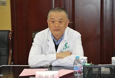 (中国工程院院士,国家"973"首席科学家,海军军医大学校长孙颖浩教授)