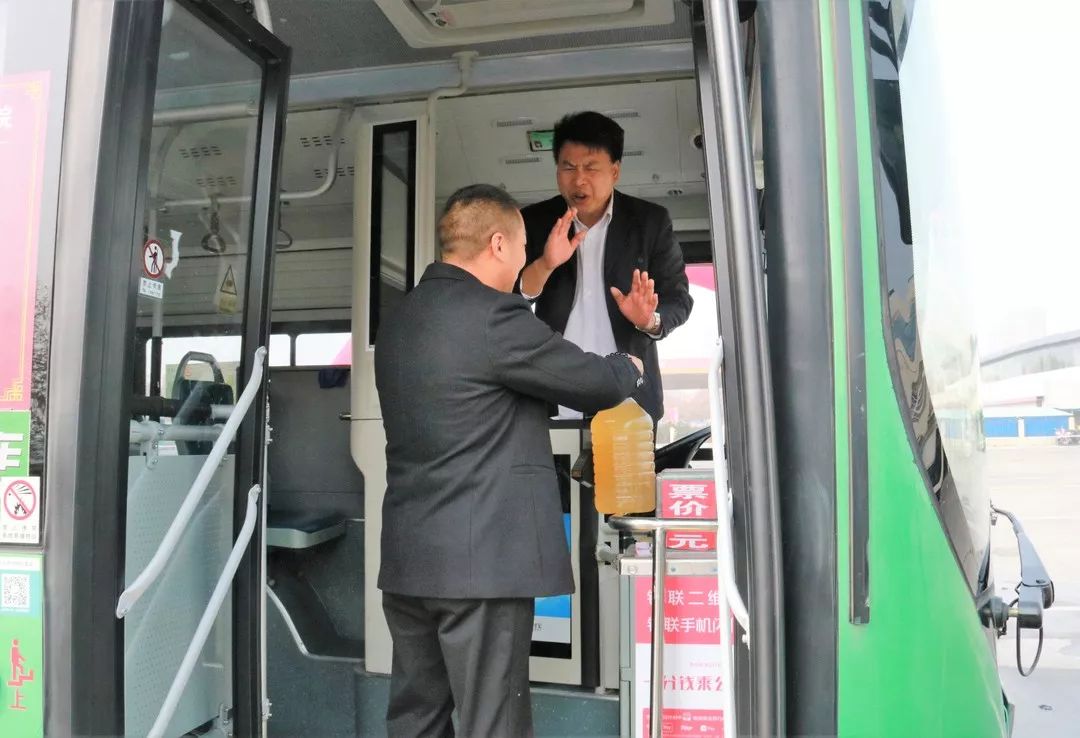 【要闻】突发事件应急预案处置救援综合演练在郑州公交刘庄场站举行